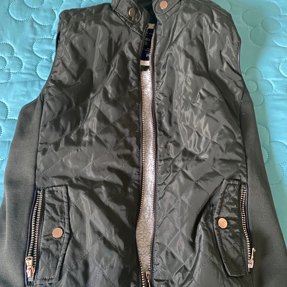 COZY WINTER VEST (Small)